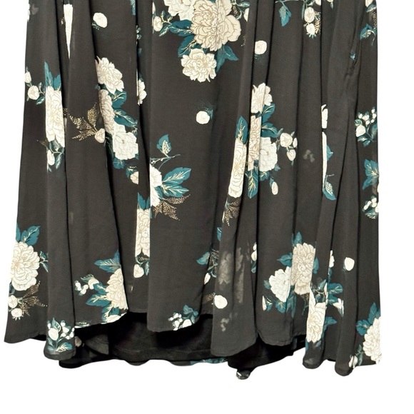 Torrid NEW Chiffon Ruffle Surplice Neckline Floral Metallic Back Lace Up Dress - Picture 6 of 14